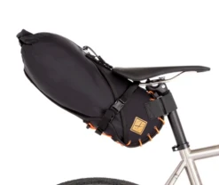 SACOCHE RESTRAP SADDLE BAG 8L + DRY BAG