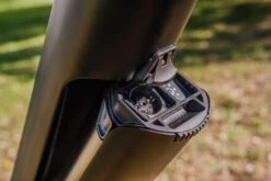 Fazua Ride 50 - Locker PX - Mécanisme De Verrouillage Pour Drivepack (ensemble Batterie/moteur) -Boutique Blackburn fazua locker px systeme verrouillage drivepack detail 2 3840x2160