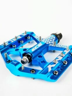 PÉDALES ICE TINY CNC (JUNIOR) 7 PÉDALES ICE TINY CNC (JUNIOR) -Boutique Blackburn pedales tiny bleu ice 4 zoom